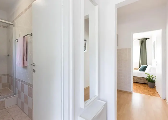 Point Of View Apartment *